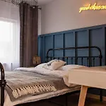 Blue Moon. Cozy Apartment Near Iulius Mall
